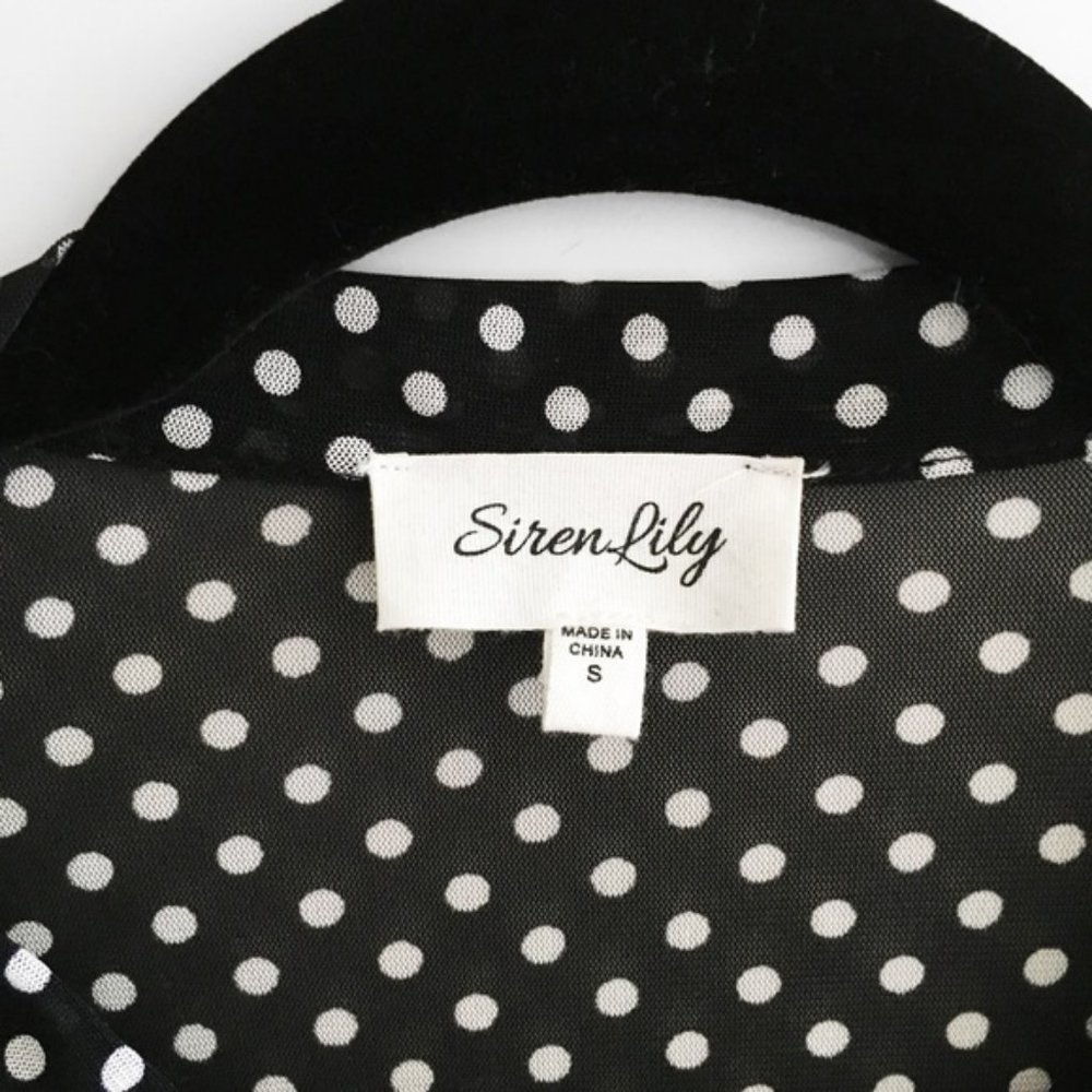 Polka Dot Tie Neck Half Sleeve Button Up/Down Top - Picture 5 of 5